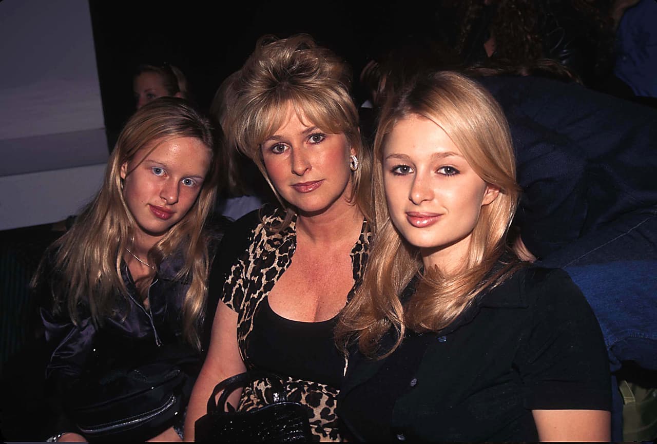A finales de la década de los 90, Paris Hilton era conocida por ser la bisnieta de Conrad Hilton, el fundador de los hoteles Hilton.