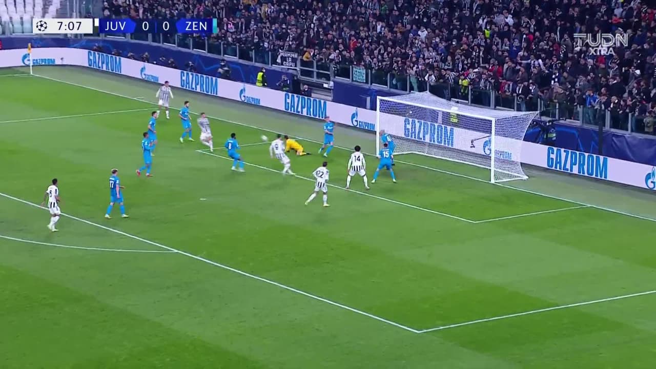 ¡TIRO ATAJADO! disparo por Federico Bernardeschi.