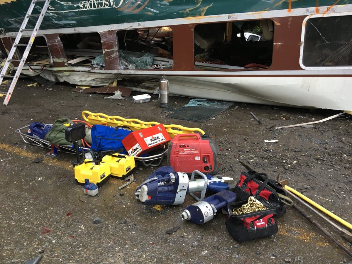 Tras lo ocurrido, las operaciones hacia el sur de Seattle fueron temporalmente suspendidas.