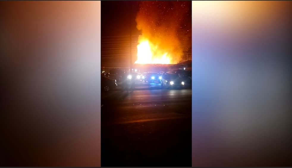 Reportan cinco heridos y ocho viviendas quemadas con fuegos artificiales este 4 de Julio en Los Ángeles