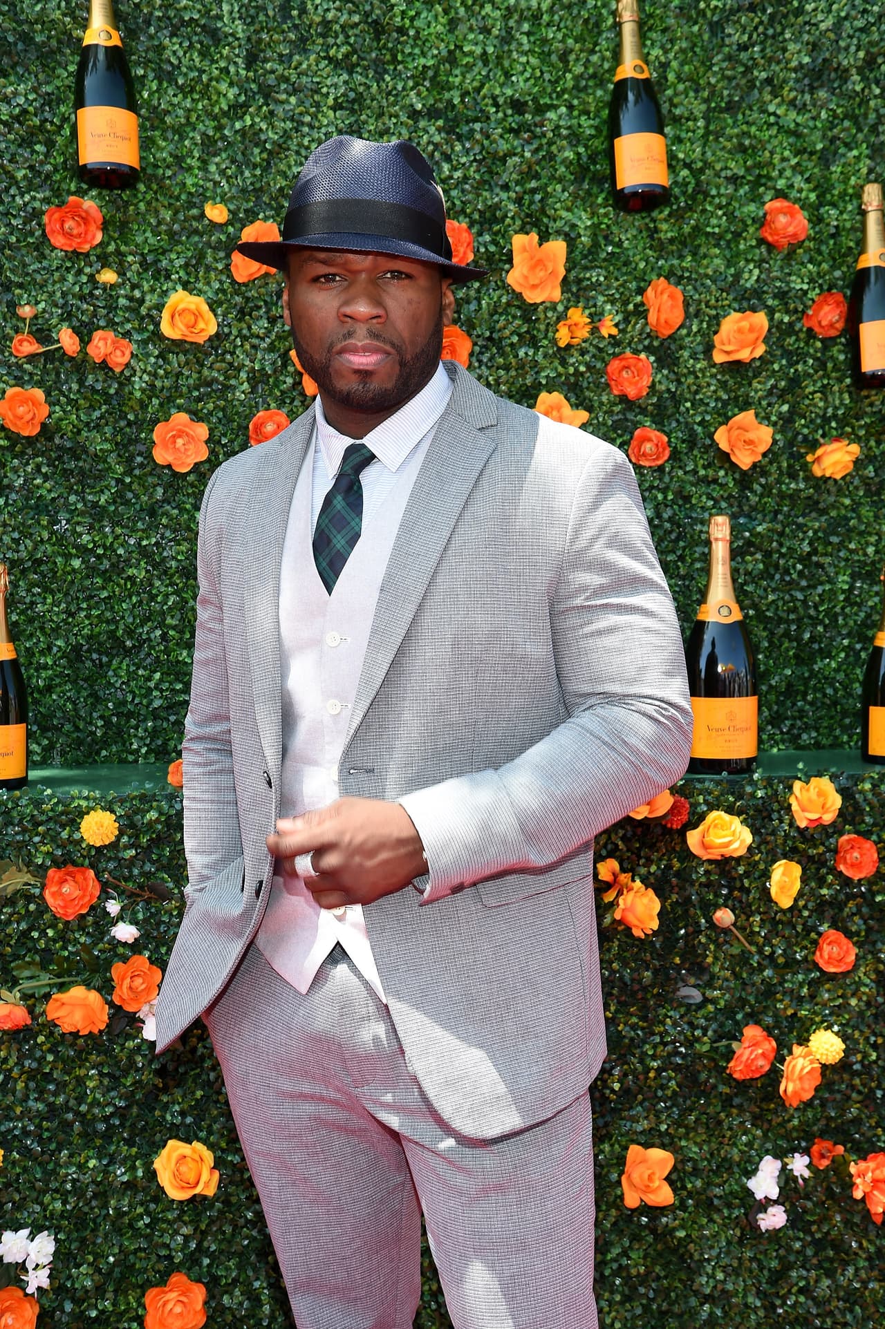 El rapero también debe $18 millones de dólares de la empresa de electrónica Sleek Audio después de que se rompiera una alianza comercial.