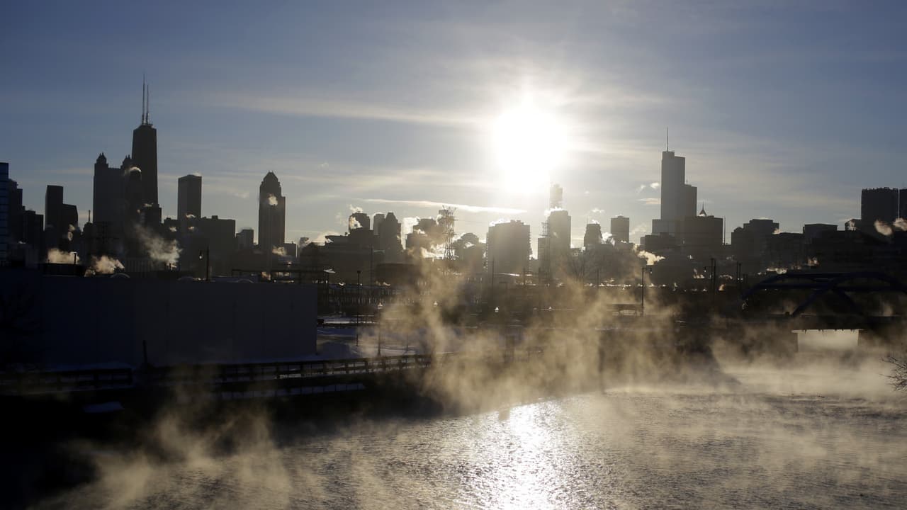 Martes con cielo parcial a mayormente nublado y áreas de niebla en algunos sectores