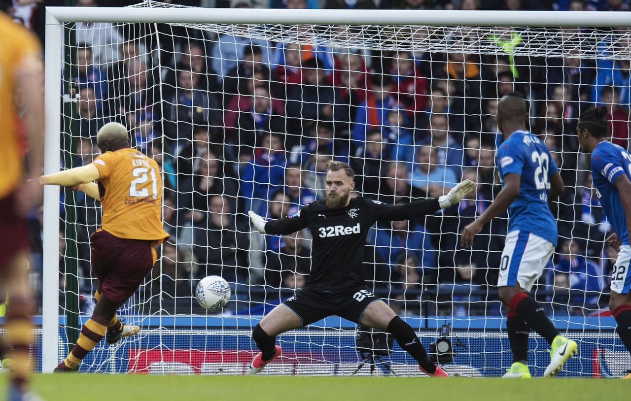 Aún así, Rangers todavía sufre para quitarse el dominio del poderoso Celtic e incluso en ocasiones se ve relegado por otros equipos de su país y Europa.