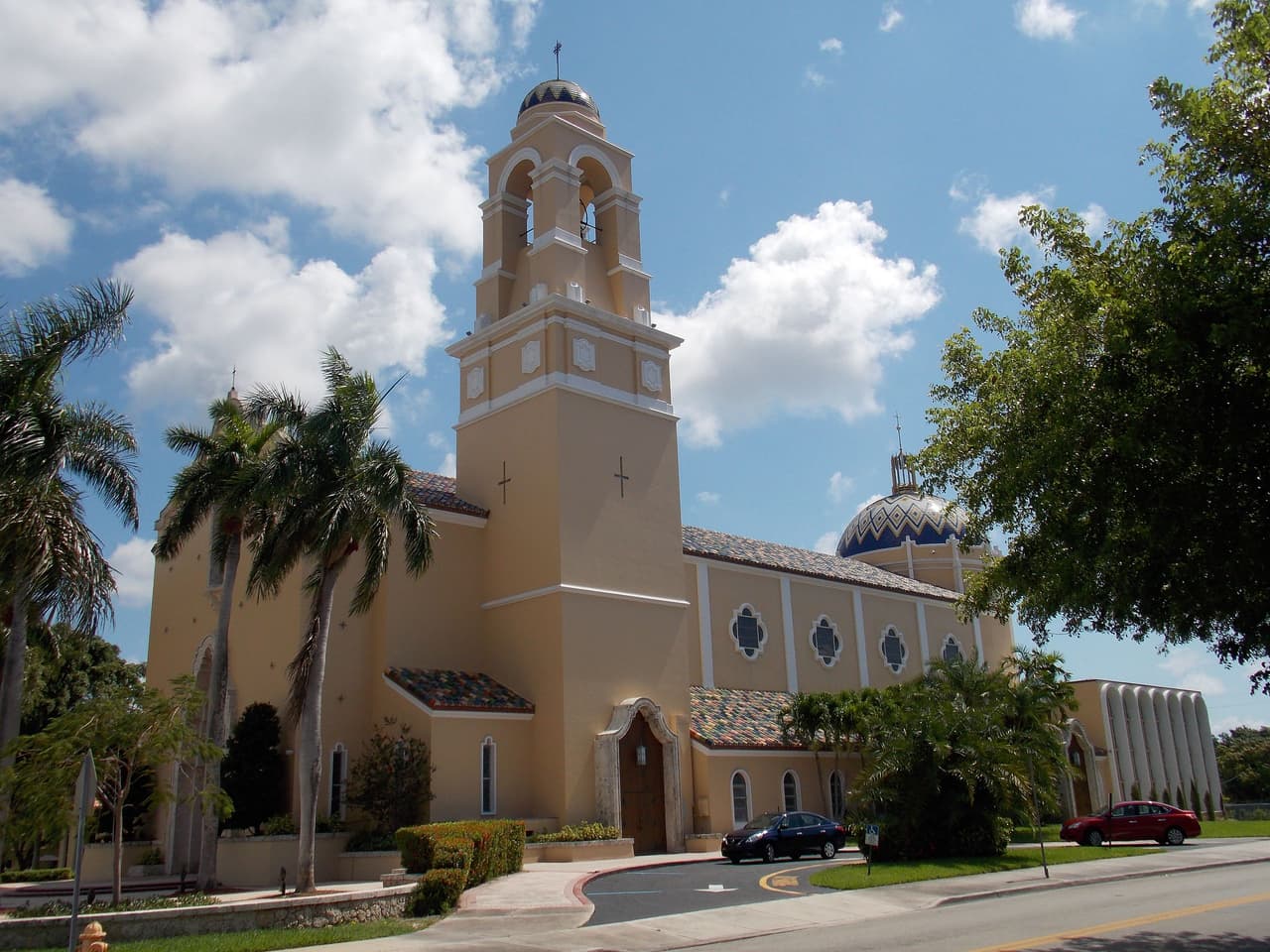 Si quiere consultar otras iglesias, puede ir a
<a href="https://www.miamiarch.org/CatholicDiocese.php?op=Television_Mass" target="_blank">este enlace de la página de la Arquidiócesis de Miami. </a>