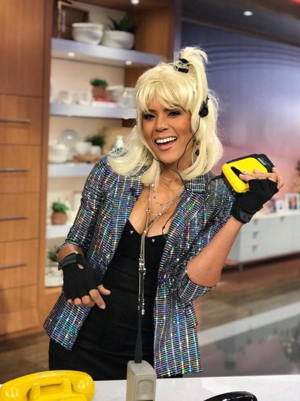 El pasado 29 de agosto, se armó una fiesta ochentera en el show y así es como lució la presentadora con el estilo de la cantante Madonna en la década de los ochentas.