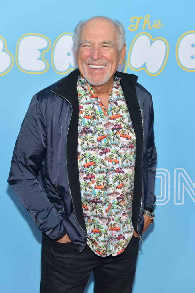 <b>Jimmy Buffett </b>
<br>Es un famoso cantante y músico que también hizo un cameo divertido en 'Jurassic World'.