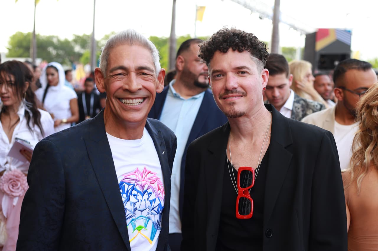 Johnny Lozada y Manolo en Premios Juventud.