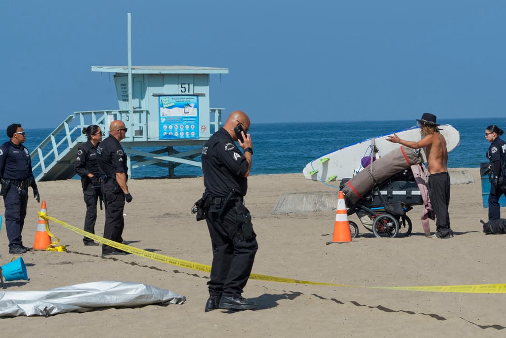 Indigentes como 
<b>Tyler Eyre</b> alegaron que no les dio tiempo de recoger todas sus pertenencias.