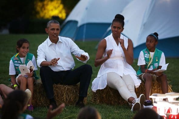 “Están haciendo historia. ¿Entienden el impacto, la importancia de este momento, de hoy?” dijo la anfitriona de lujo, Michelle Obama.
