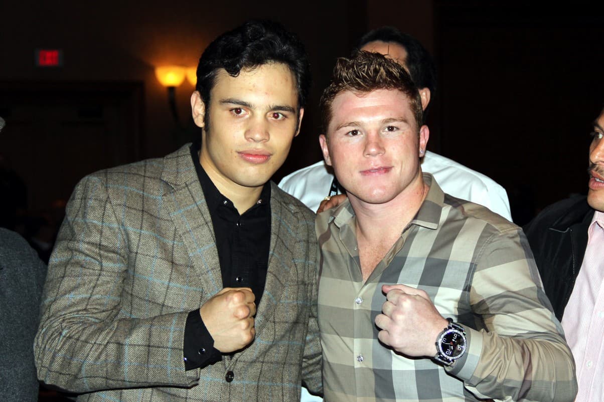 En el 2011 Julio César Chávez Jr. y Saúl ‘Canelo’ Álvarez coincidieron en una convención de boxeo en Las Vagas, se saludaron afectuosamente y hasta se dejaron fotografiar por la prensa.