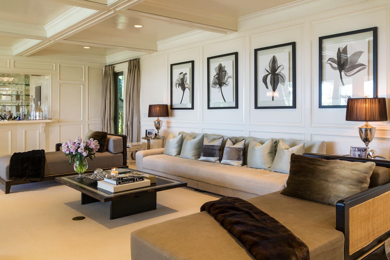 La sala, impecablemente arreglada.