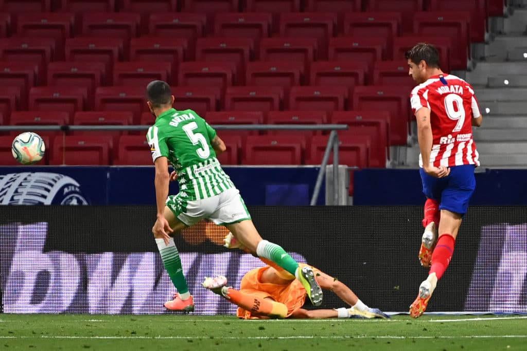 Al 34’ Álvaro Morata recibió un balón filtrado a la media cancha, hizo una carrera y mandó guardar el balón al fondo del arco.