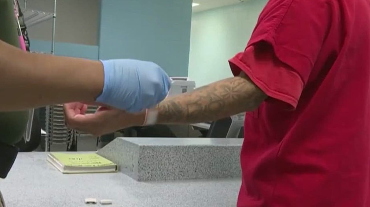 Hablemos de inmigración | Gobierno sustituye operativos de ICE, masivos por acciones dirigidas