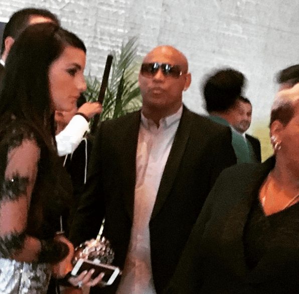 Gente de Zona impacientes por llegar al American Airlines Arena.