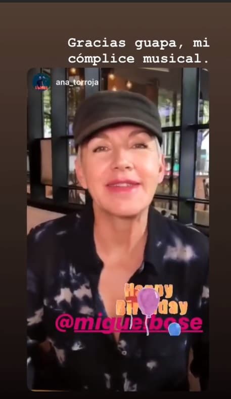 Tanto sus clubs de fans como sus compañeros músicos y cantantes recordaron su cumpleaños. Así lo hizo su compatriota Ana Torroja.