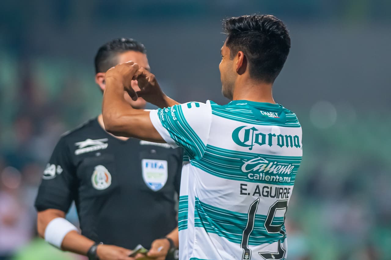 Santos no se despeinó y sin acelerar le pasó por encima a unos Gallos Blancos de Querétaro que se desfondaron desde el primer tiempo en un partido muy ligero para los de Guillermo Almada.