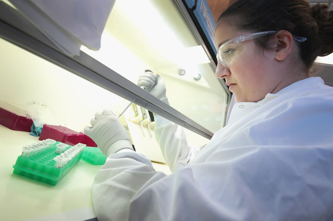 Décadas de investigación no han producido un solo fármaco que altere el curso de la enfermedad.