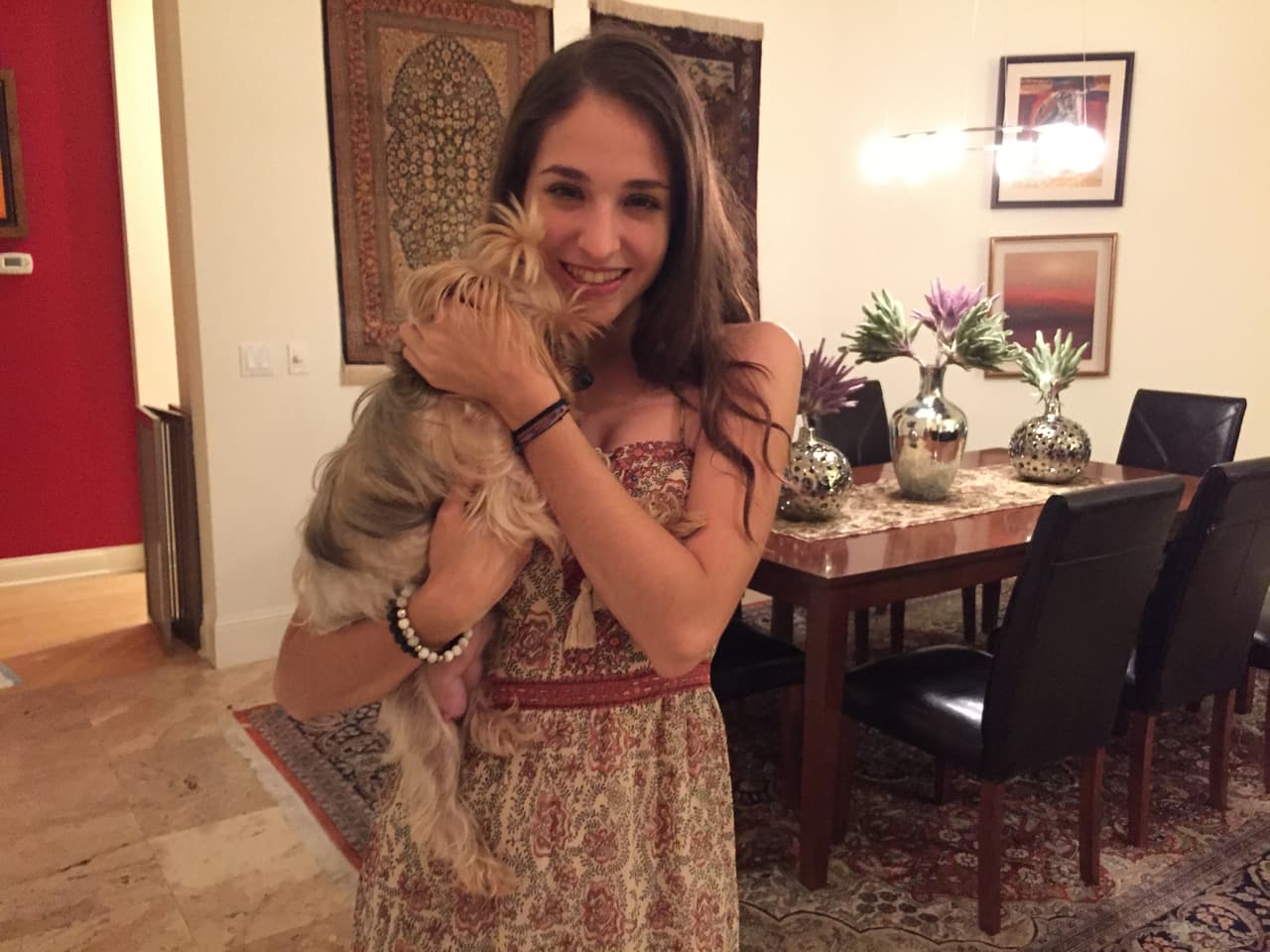 La mascota consentida de Sofía es su perrita Mia.