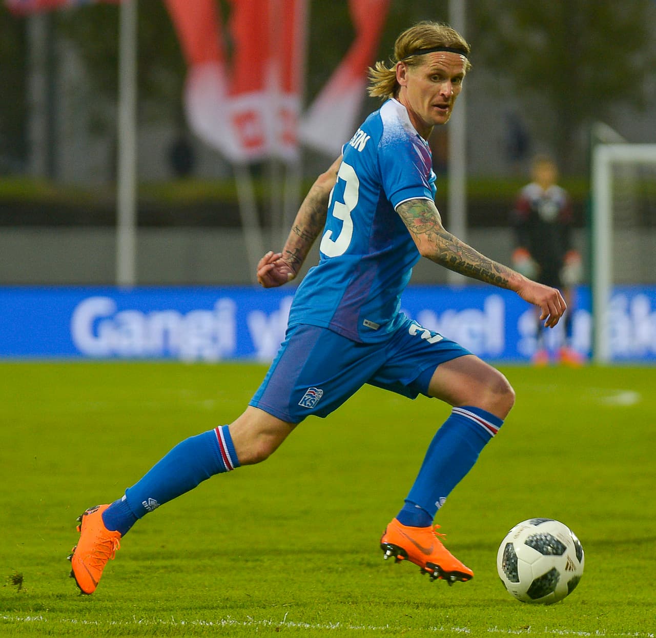 Mediocampista: Ari Skulason (34 años / Islandia)