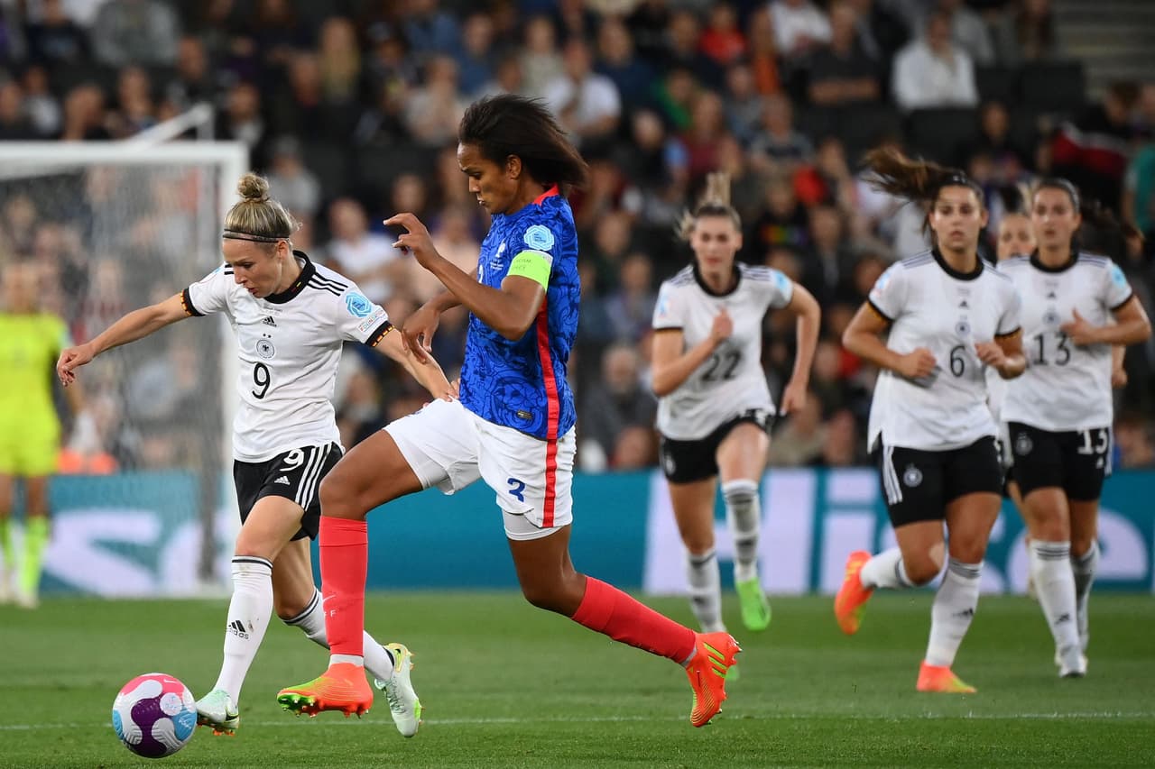 Gracias a un espectacular doblete de Alexandra Popp, Alemania venció a Francia y se metió a la Final en busca de su noveno título de la Euro Femenil. Ahora se verá las caras ante la local Inglaterra.
