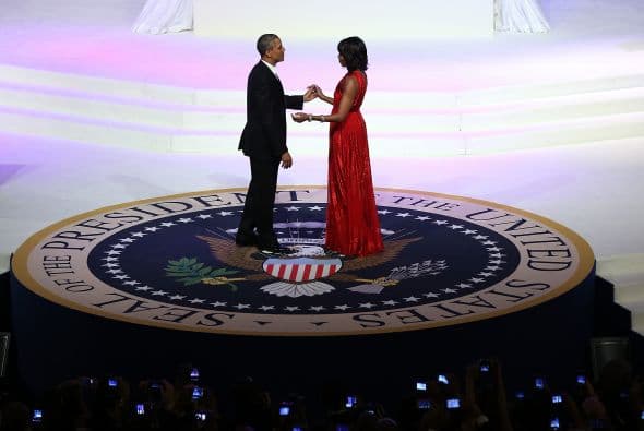 El baile inaugural en 2013, el de la segunda legislatura repitió algún patrón: el baile romántico, el ajuste perfecto en los pasos de baile y el vestido de Jason Wu, esta vez rojo, que volvió loco al mundo.