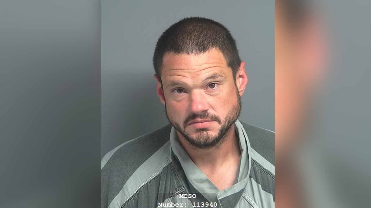 Bradley Wayne Piper, lo buscan por pérdida de bonos y robo de propiedad.