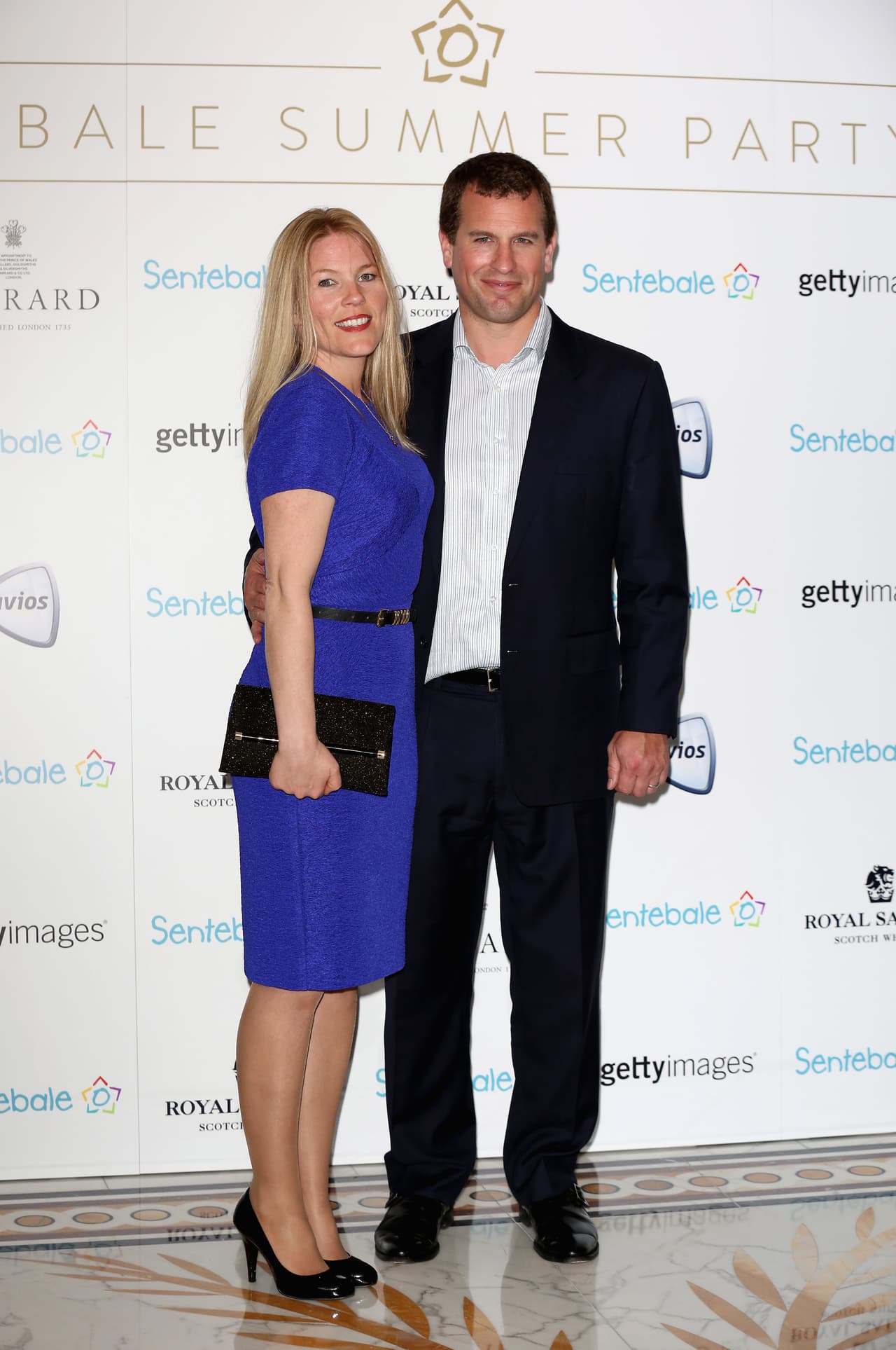 <b><a href="https://www.univision.com/temas/realeza">Peter Phillips</a>,</b> nieto mayor de la
<b> <a href="https://www.univision.com/temas/reina-isabel-ii">reina Isabel II</a></b>, es uno de los rostros que aparece estos días en comerciales de la televisión china, promocionando leche.