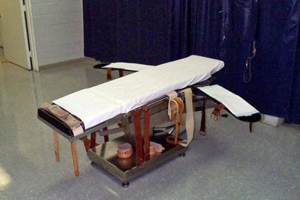 Tennessee es el primer estado que aprueba una ley para volver a utilizar la silla eléctrica sin dar otra opción a los presos. Este estado tiene a 81 reos a la espera de que su sentencia se cumpla.