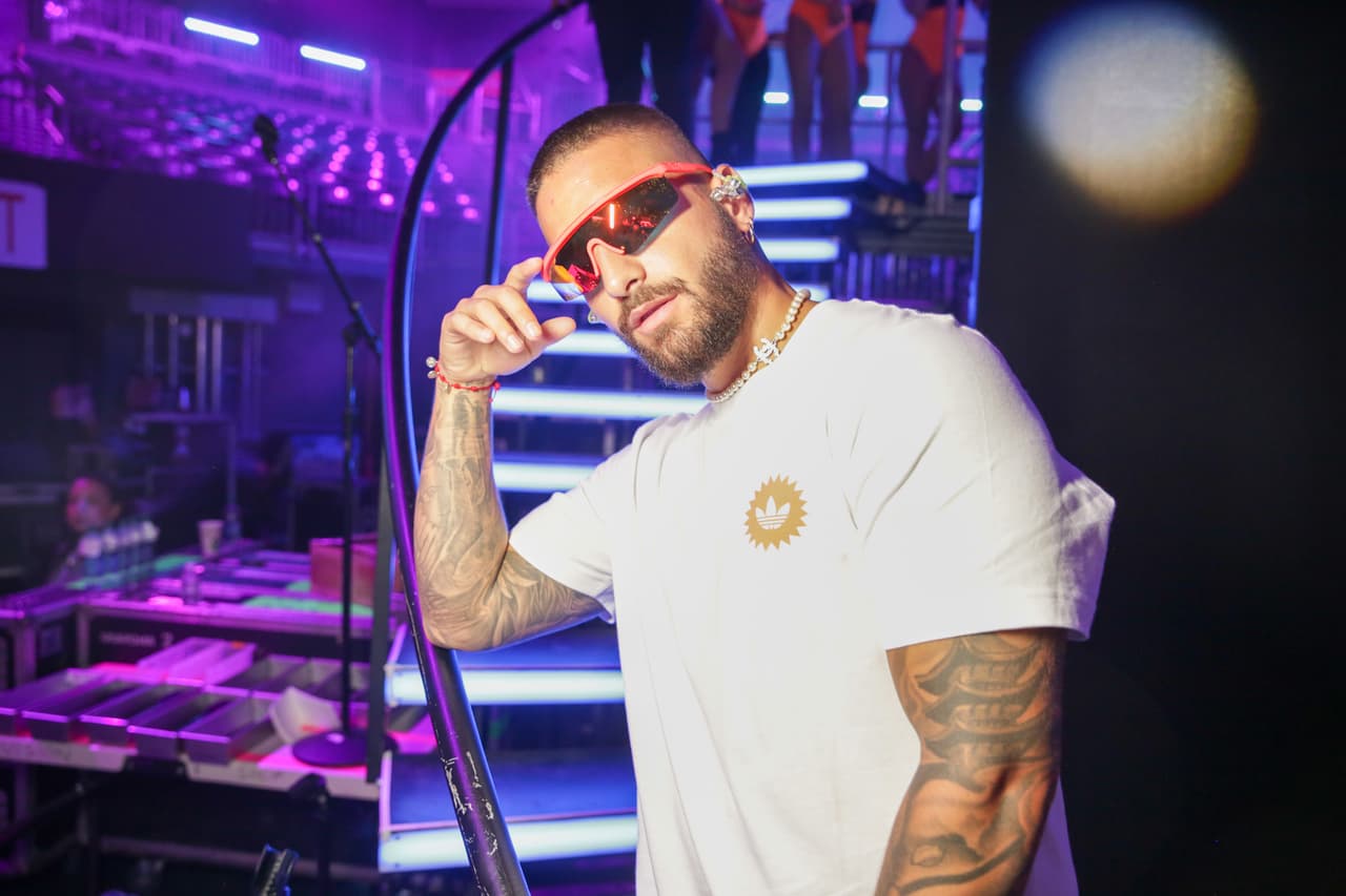 Maluma presumió el regalito constantemente; hasta posó frente a nuestras cámaras con ellas.