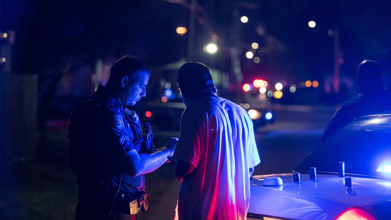 Los tres oficiales del Precinto 4 de condado Harris 
<b><a href="https://www.univision.com/local/houston-kxln/tiroteo-oficial-muerto-condado-harris">fueron atacados a tiros con un rifle</a></b> mientras trabajaban como guardias de seguridad en un club nocturno al norte de 
<b><a href="https://www.univision.com/local/houston-kxln/">Houston</a></b>
<a href="https://www.univision.com/local/houston-kxln/">. </a>