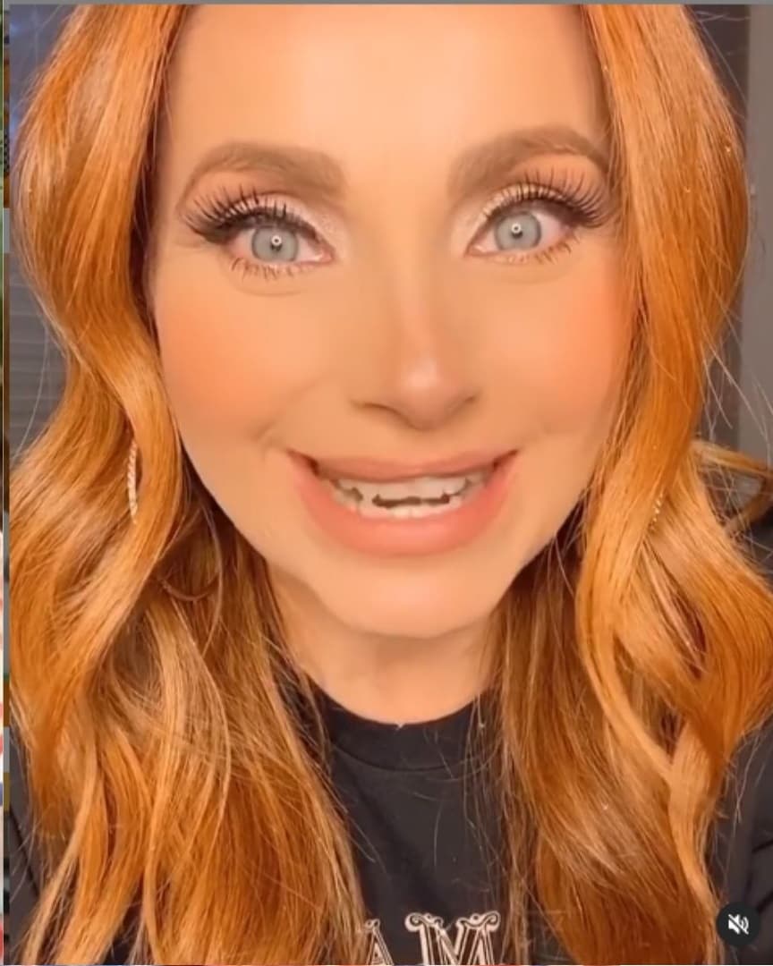 Fue en octubre del 2020 cuando la hoy actriz de 44 años decidió cambiar de look y adoptar esta tendencia que mantuvo todo el año y que ahora llega con todo para el 2022.