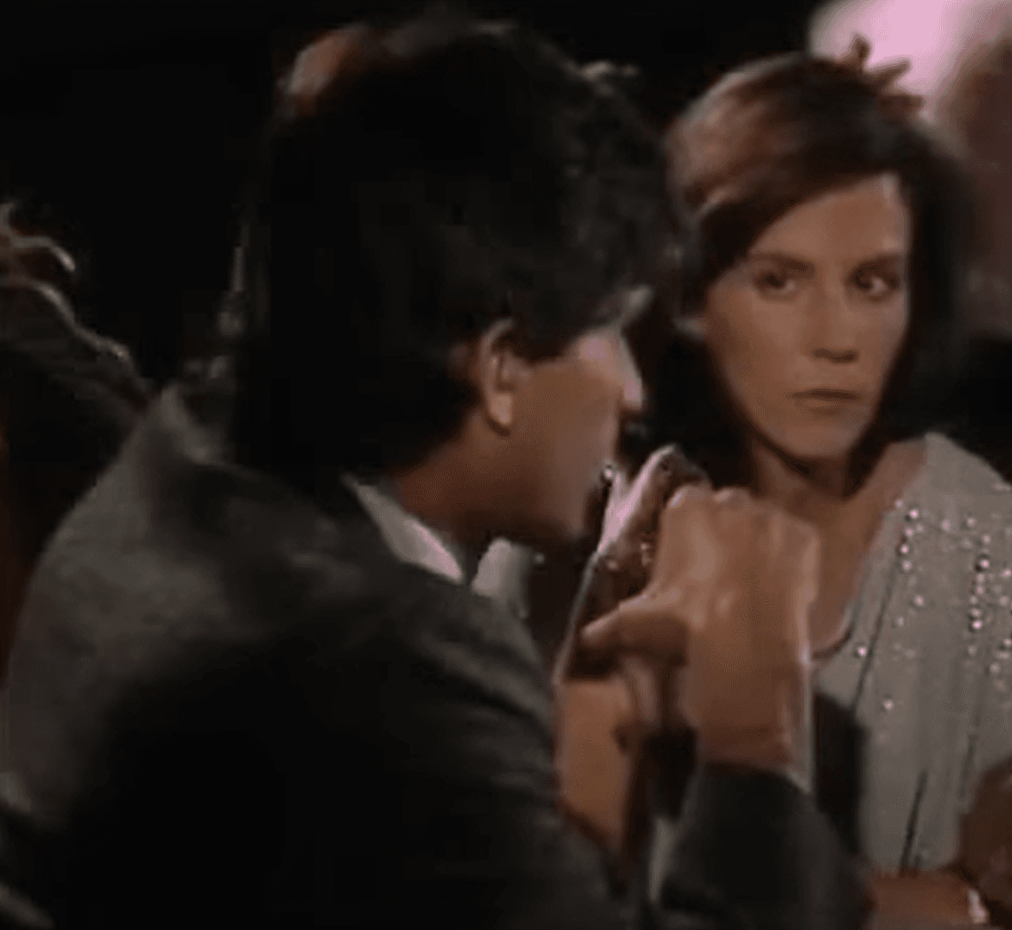 Tras participar en ‘El amor nunca muere’ (1982), Rebecca formó parte del elenco de la aclamada telenovela ‘El maleficio’, protagonizada y producida por Ernesto Alonso.
<br>