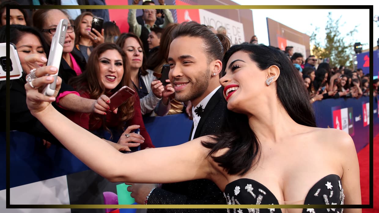 Prince Royce y Emeraude Tobía para los récords: las dos únicas veces que los vimos juntos en la alfombra de Latin GRAMMY