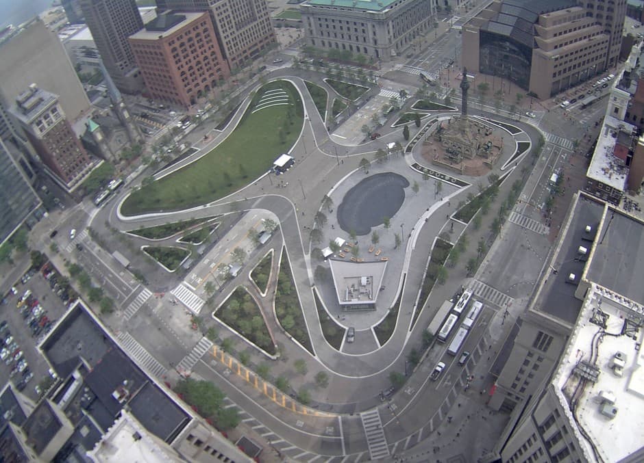 Vista aérea de Public Square. La esquina superior da al noreste.