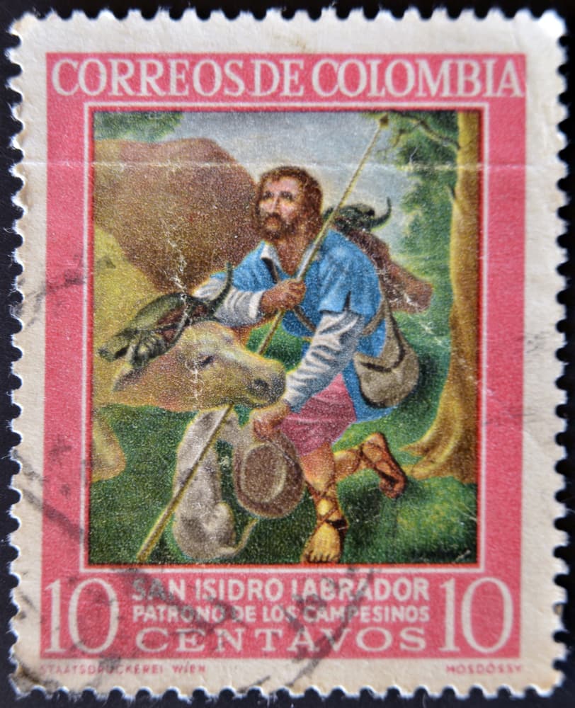 Al parecer Isidro venía de una familia muy pobre y humilde, pero religiosa, quien le inculcó el amor a Dios desde pequeño. Sin embargo, tuvo que empezar a valerse por sí mismo desde los 10 años al quedar huérfano y comenzar a trabajar primero como cavador de pozos y luego como labrador.