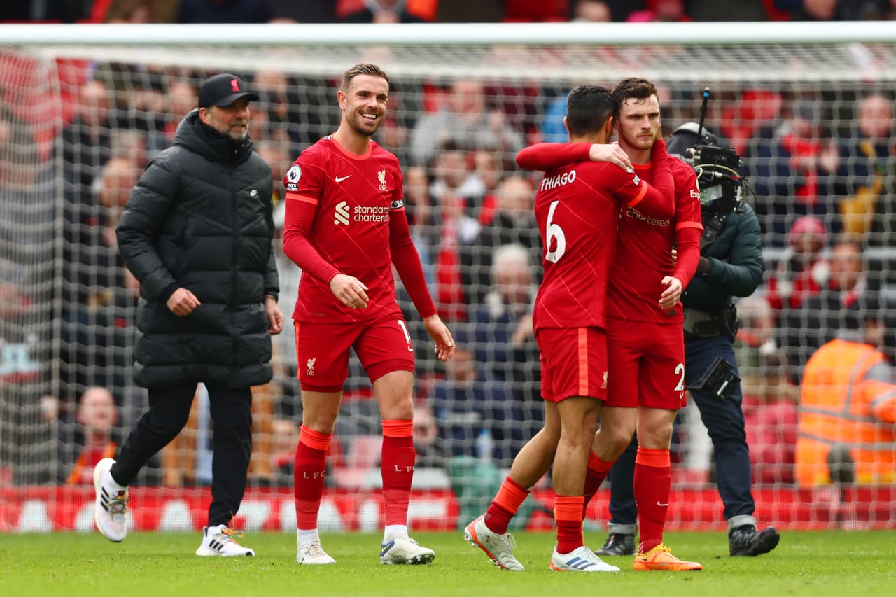 Liverpool es escolta del Manchester City con 72 unidades.