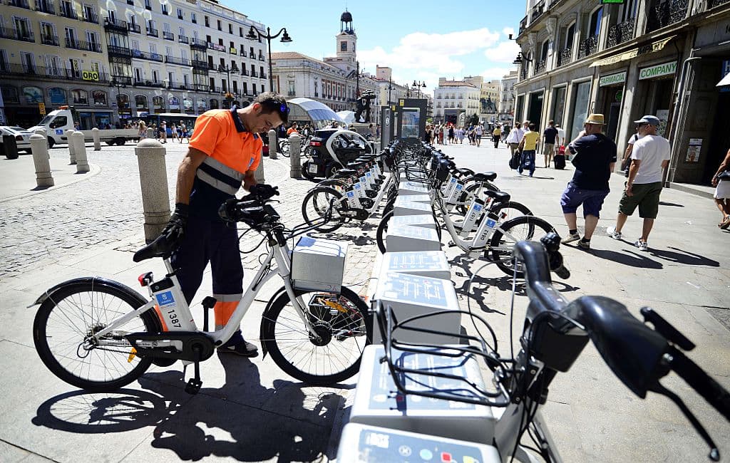 Mientras Europa abraza las bicicletas eléctricas, Nueva York sigue persiguiéndolas