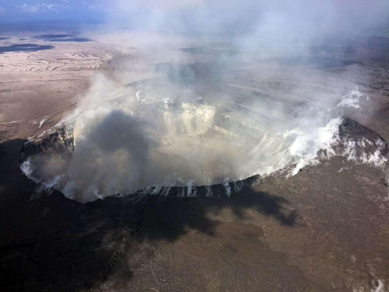 El volcán Kilauea entró en erupción y causó un sismo de magnitud 4.4  en la Gran Isla de Hawaii