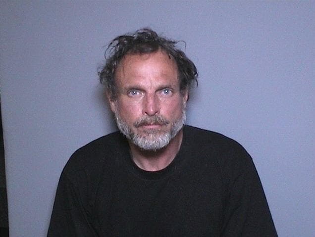 <b>Calvin Curtis Coleman - 52 años</b>
<br>
<b>Última dirección conocida:</b> Santa Ana
<br>
<b>Historial criminal seleccionado:</b> conducta lasciva en un lugar público
<br>
<b>Tres violaciones de libertad condicional desde 2019</b>
<br>Liberado el 4/13/2020 después de cumplir 18 días de crédito en una violación de libertad condicional, después de no cargar el monitor GPS, a pesar de la sentencia mínima es de 180 días y se le ordenó que se reporte durante libertad condicional.