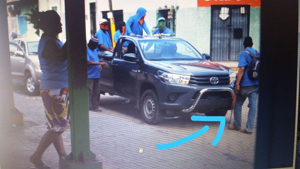Paramilitaries in a truck in the neighborhood of Monimbo de Masaya, July 18, 2018, after clashes with anti-government protesters. One is armed with the Dragunov.