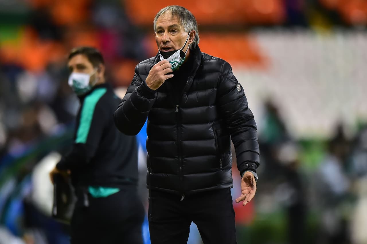 Ariel Holan admite que tuvo ofertas pero se quedará en el León