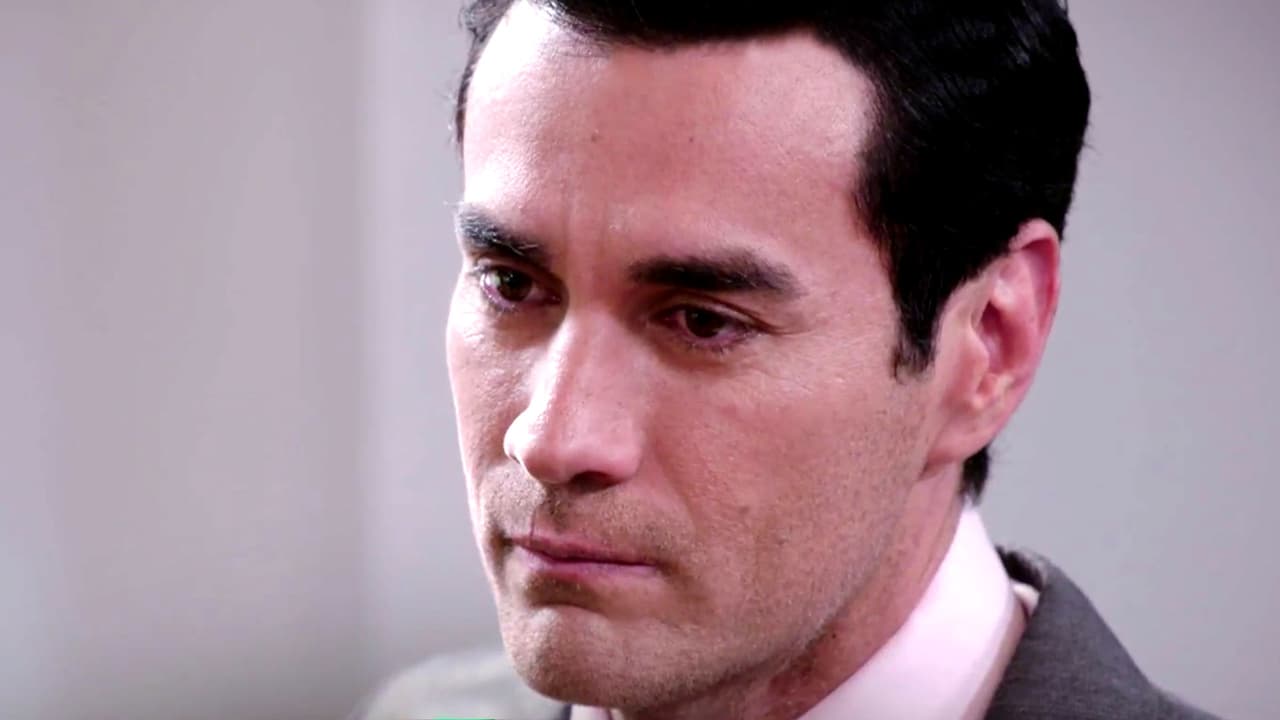 Alejandra dejó a un lado los secretos y por fin le confesó a Carlos que tuvo una relación con Ricardo; al saberlo, él no pudo ocultar su molestia. Ricardo lo enfrentó tras saber que ayudó a Elena en su intento por alejarlo de sus hijos. Alejandra se dio cuenta que su relación era imposible, y la terminó, provocando que Ricardo creyera que lo mejor era regresar con su exesposa.