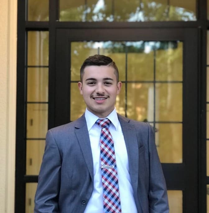 <b>Andrew Jacob Bernardino</b> — University of the Pacific
<br>
<br>"¡Felicidades Andrew por este éxito escolar!"