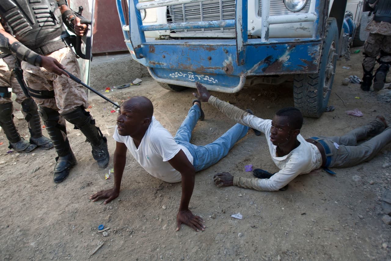 <b>Haití. Nivel de alerta 3. </b>"Crimen, disturbios civiles y secuestros". Los viajeros a veces son agredidos, seguidos y violentamente atacados y robados poco después de salir del Aeropuerto Internacional de Puerto Príncipe", advierte el gobierno.