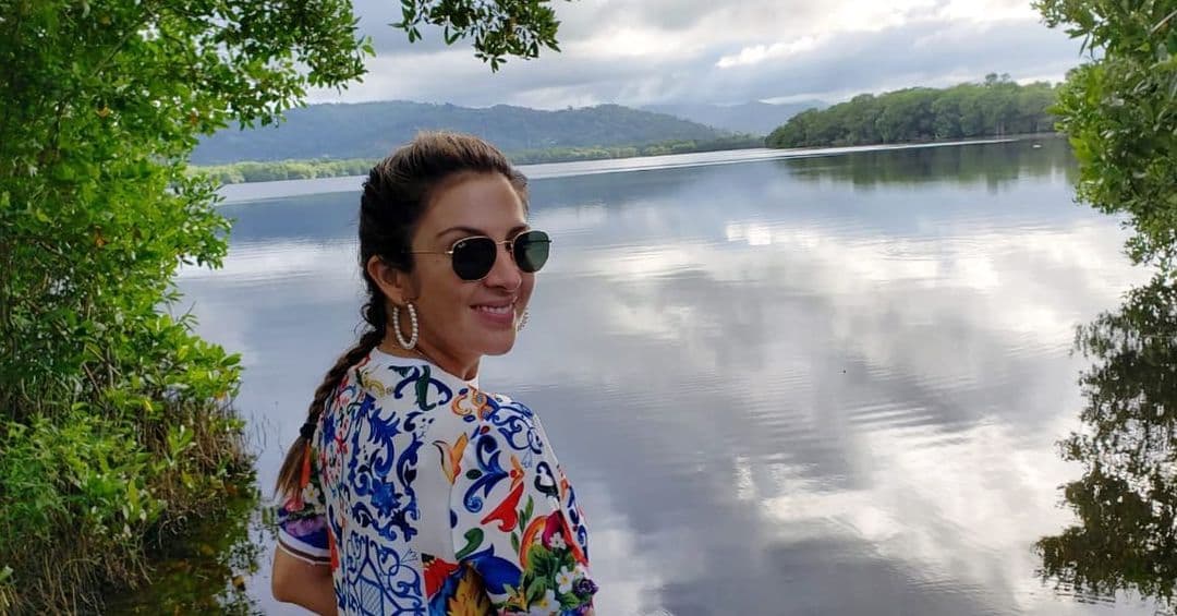 Maity Interiano está disfrutando rincones de su bello Honduras que no conocía. Aquí la vemos en la hermosa laguna Timsa, en Tela. Los paisajes espectaculares que siempre comparte no tienen fronteras.