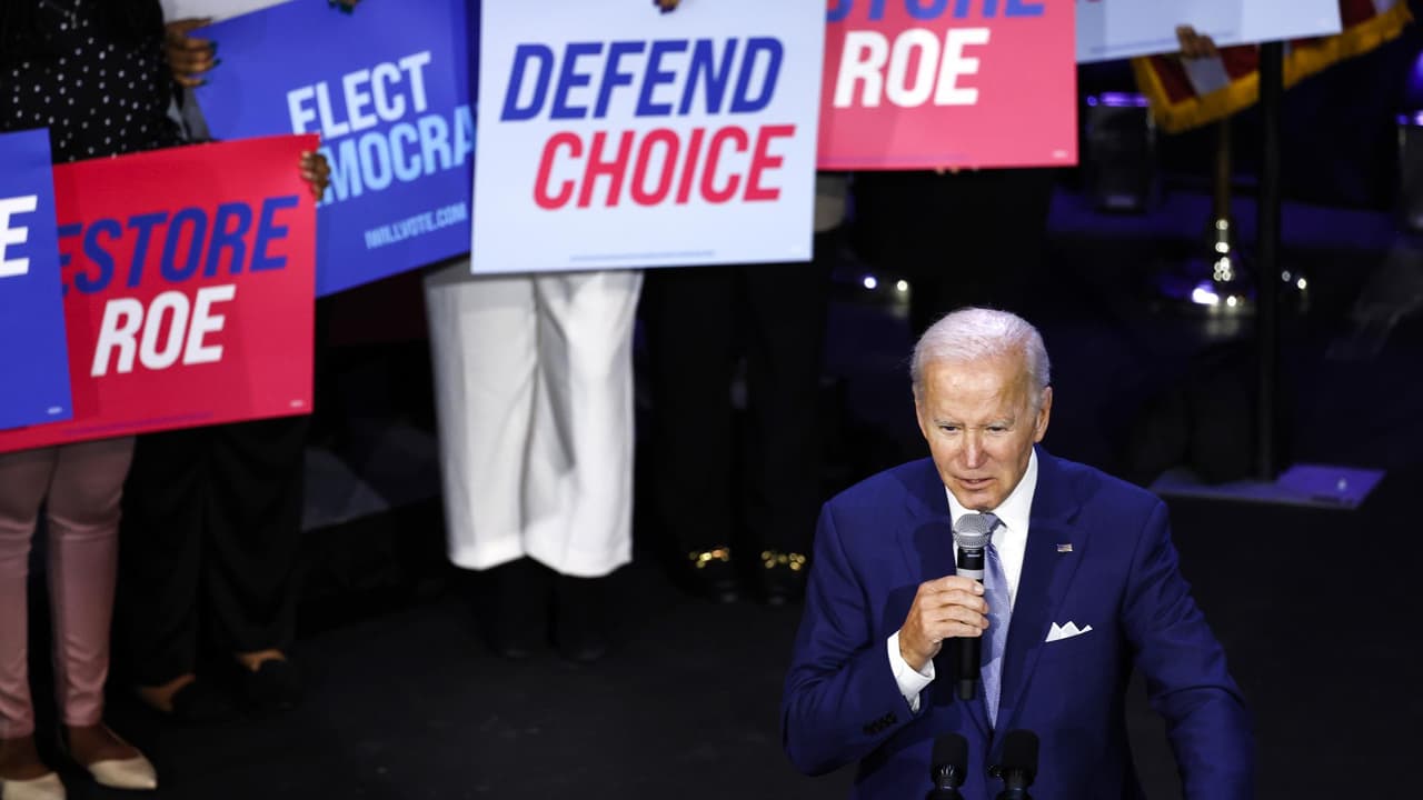 Aborto, la apuesta de Biden de cara a las elecciones de medio término: qué tan efectiva puede ser su estrategia