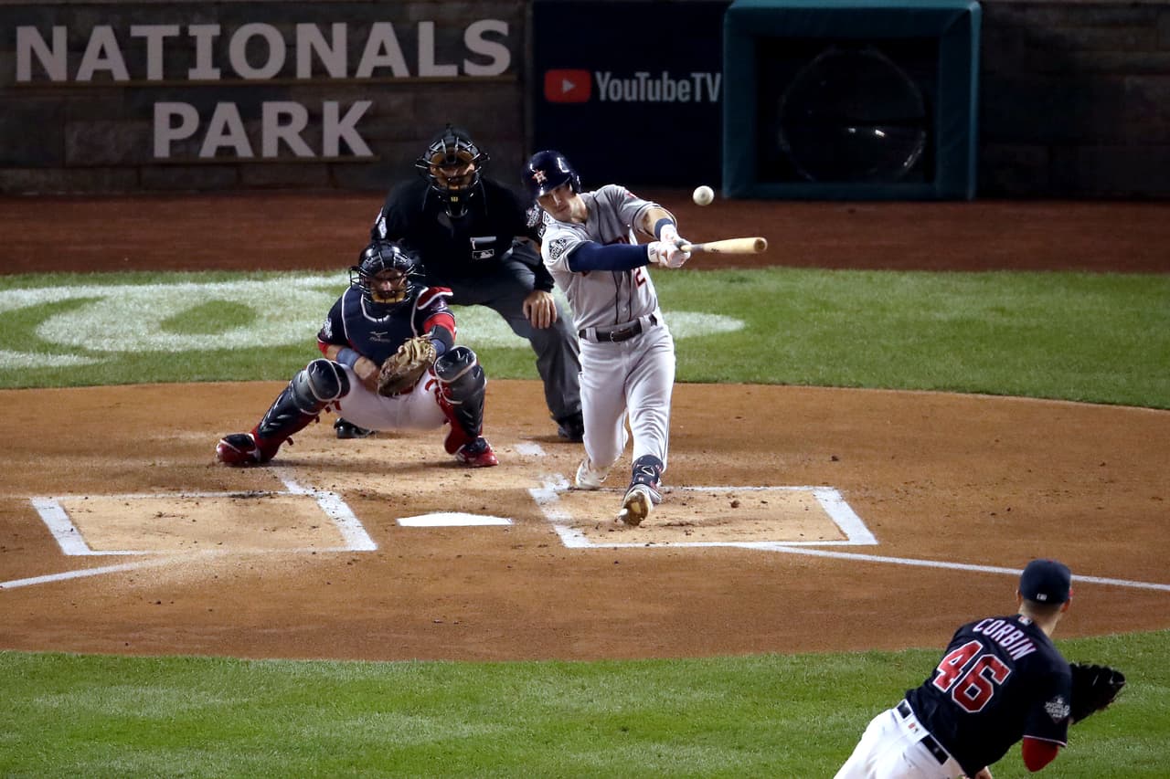Los Houston Astros ganan el cuarto juego de la Serie Mundial y se empata 2-2 ante los Washington Nationals.