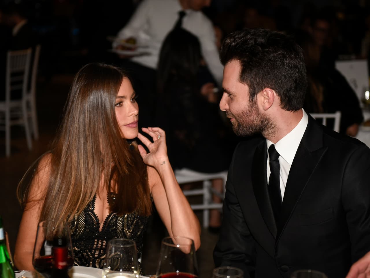 Sofía Vergara y el productor de cine Andrea Iervolino bailaron y se divirtieron juntos en la gala del Ischia Global Film and Music Fest, en Roma.