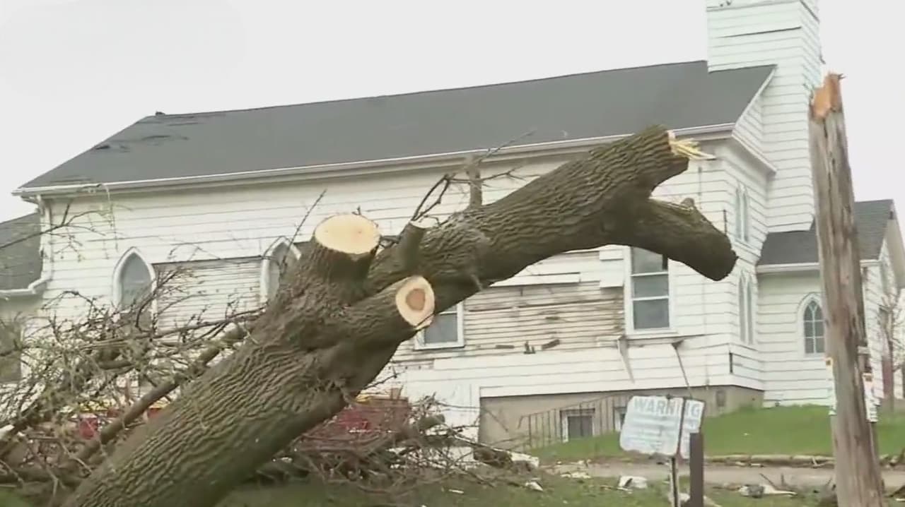 En video: Así se ven los daños hoy por tornado que azotó poblado en Wisconsin