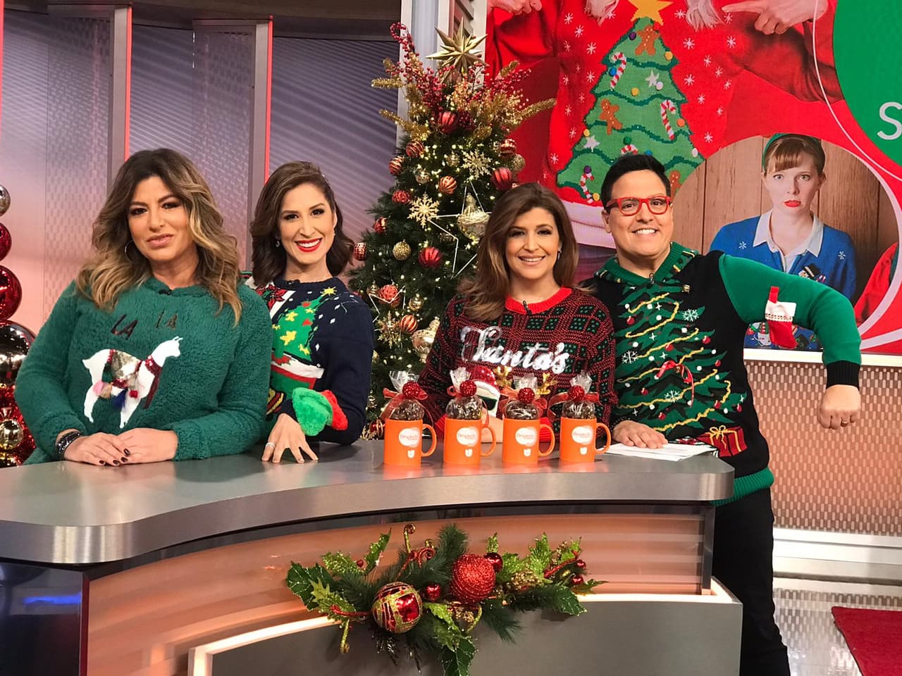 Los presentadores de Despierta América despidieron la semana laboral en un día lleno de diversión.